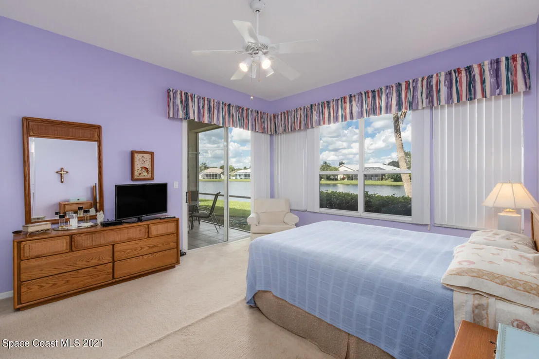 Photo of 952 Somerset Lane