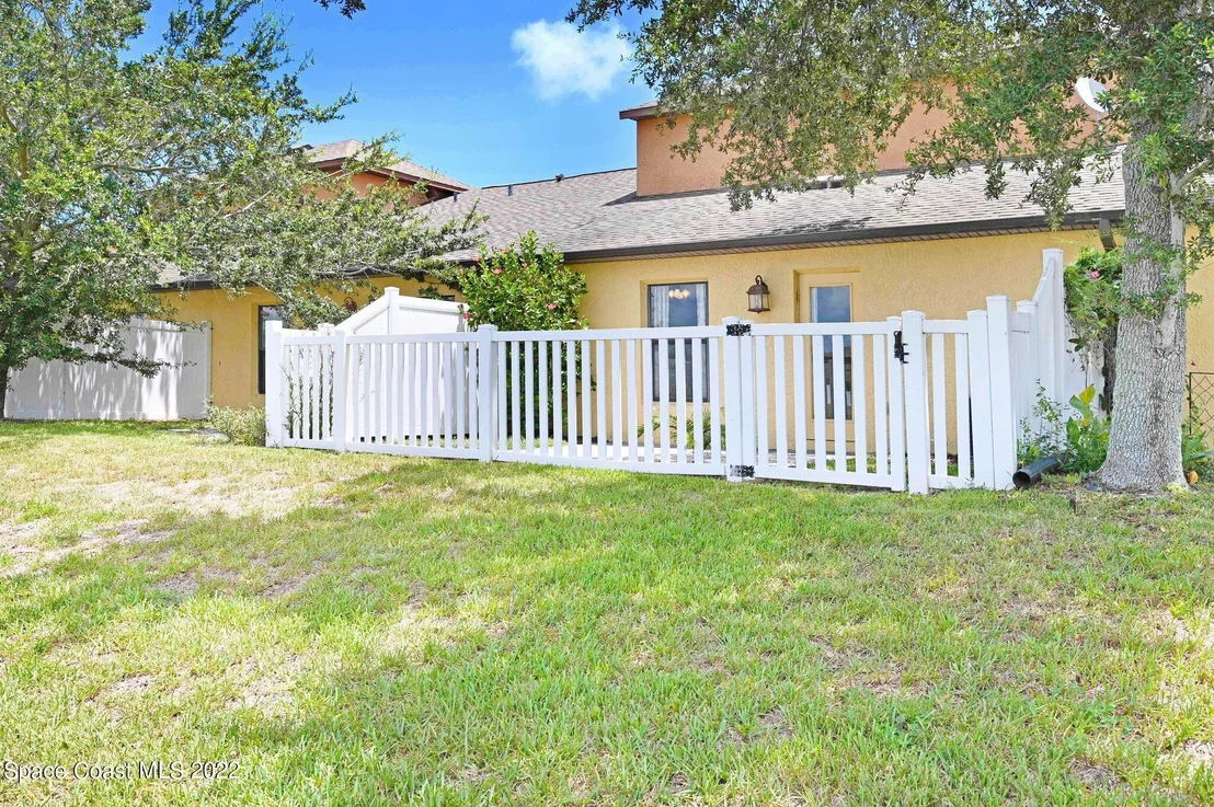 Photo of Unit 103 at 855 Luminary Circle