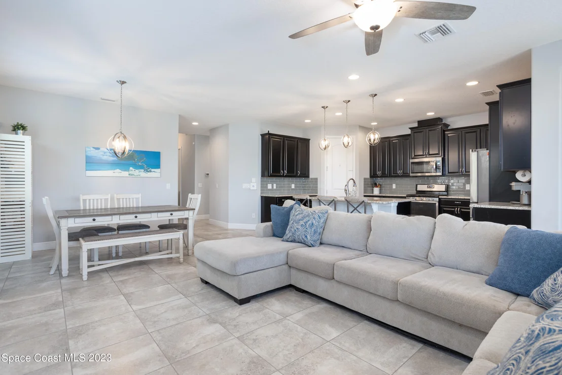 Photo of 7327 Bluemink Lane