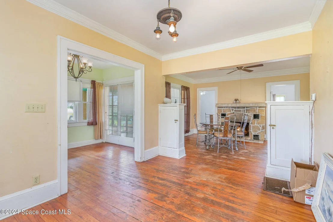 Photo of 1632 Water Drive NE