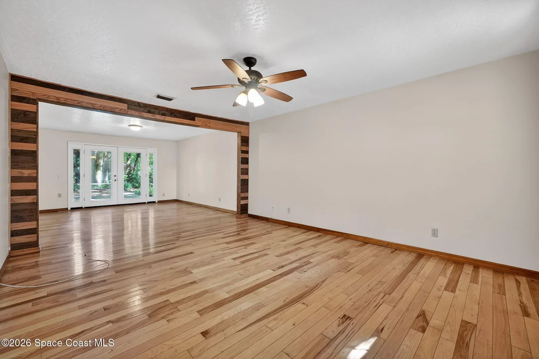 Photo of 3380 Lionel Road