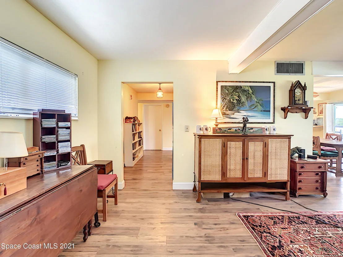 Photo of 738 Nassau Road