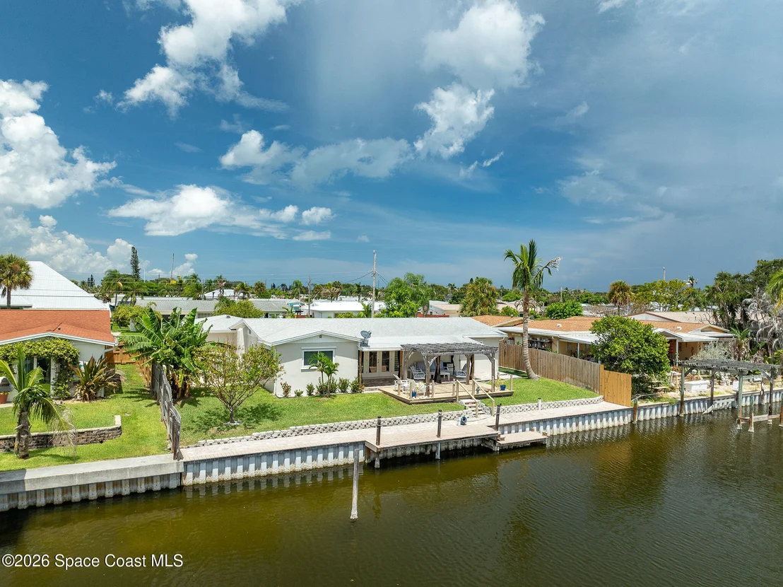 Photo of 452 Cardinal Drive