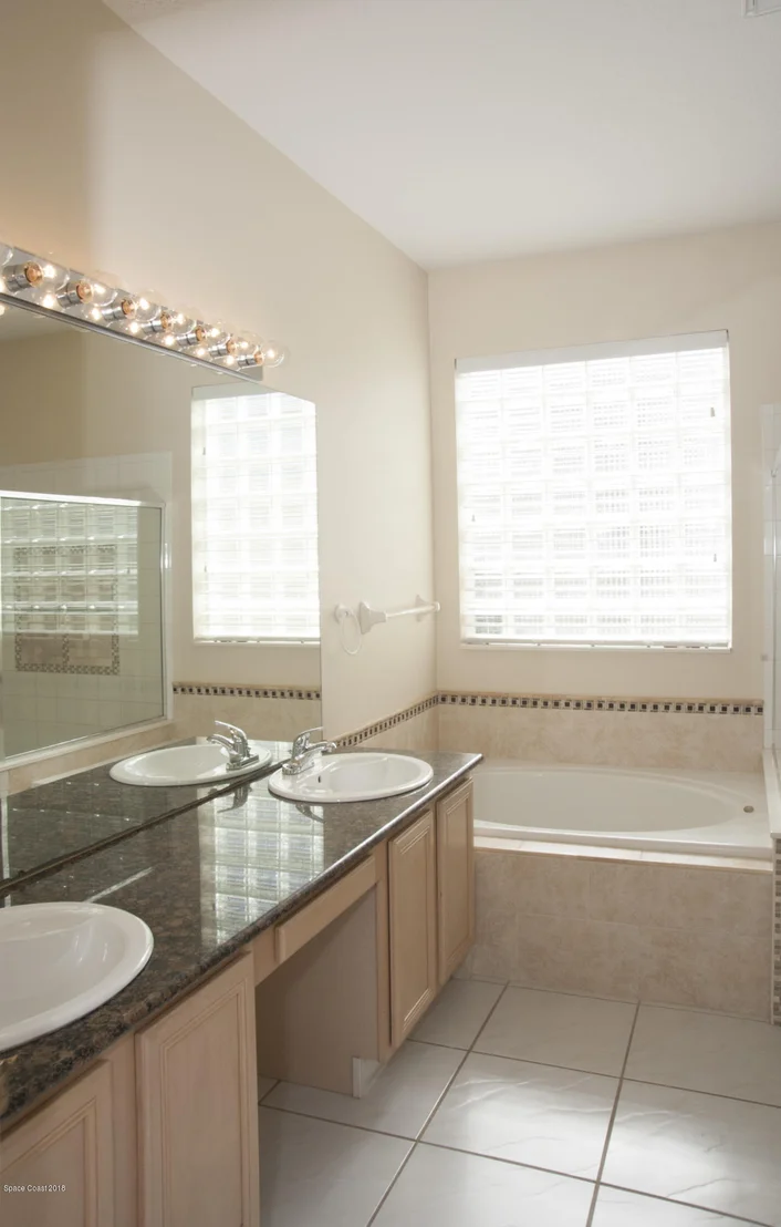 Photo of 916 Wimbledon Drive