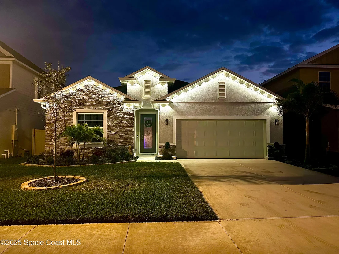 Photo of 2452 Carrick Street