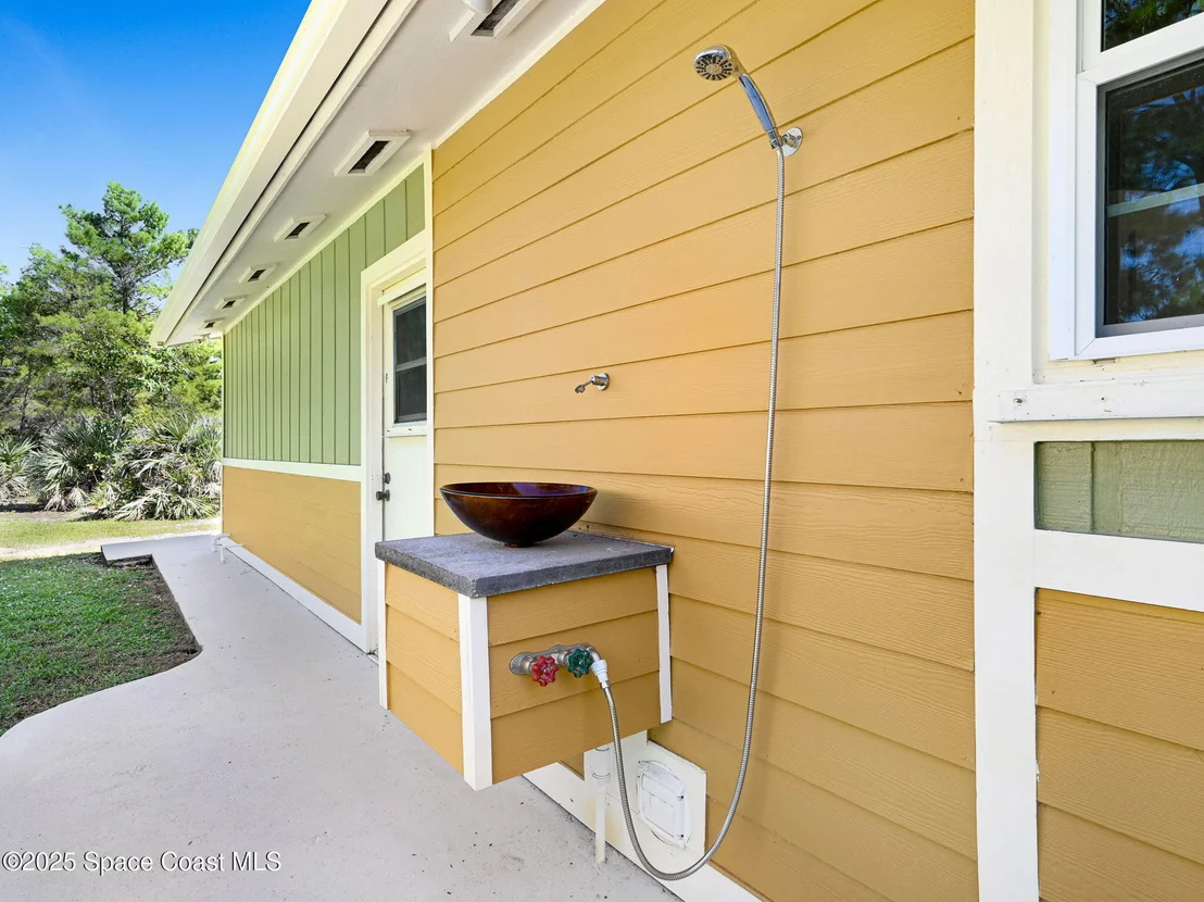 Photo of 6570 Whispering Pines Lane