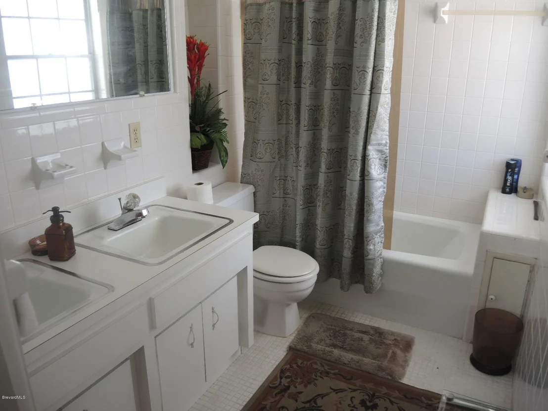 Photo of 6 Shore View Circle
