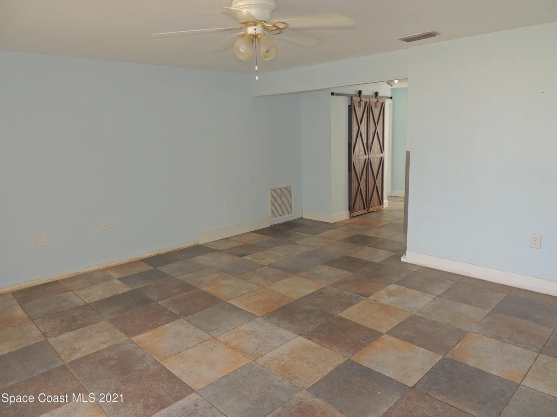 Photo of 2250 Shell Avenue