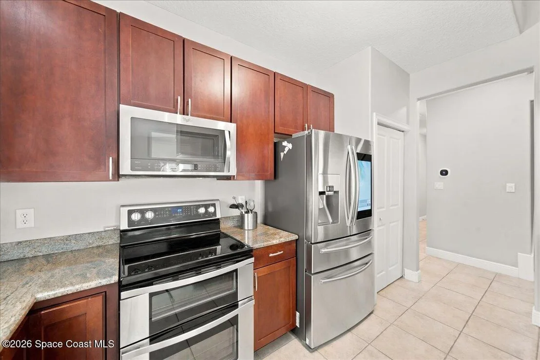 Photo of 195 River Drive