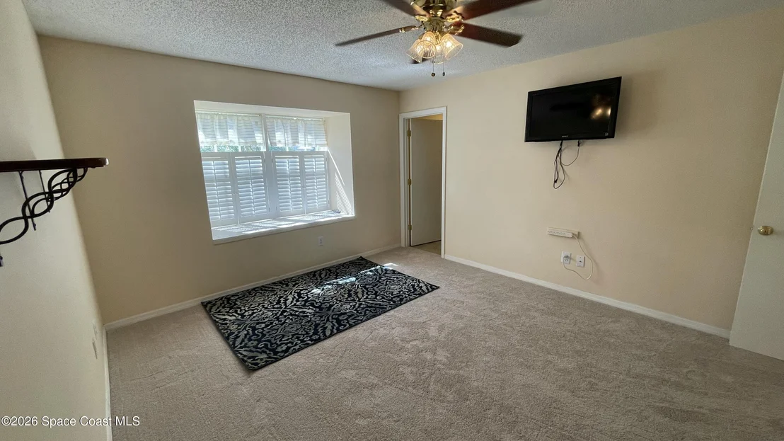 Photo of 865 Bracken Terrace NE