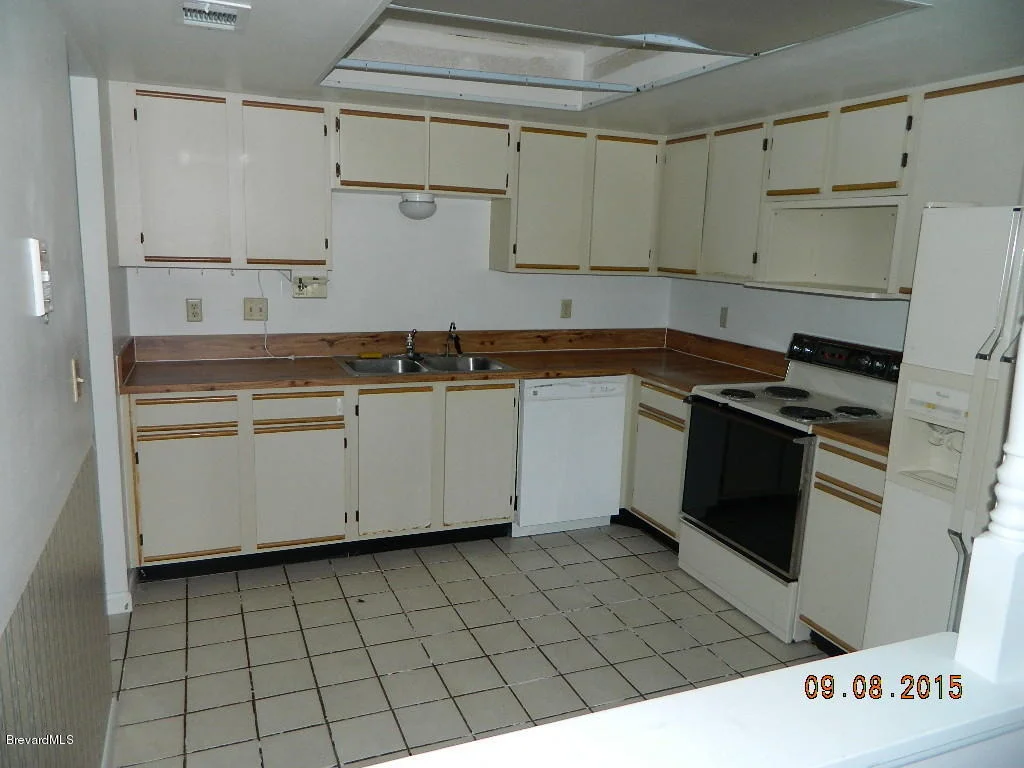 Photo of Unit 206 at 3213 Murrell Road