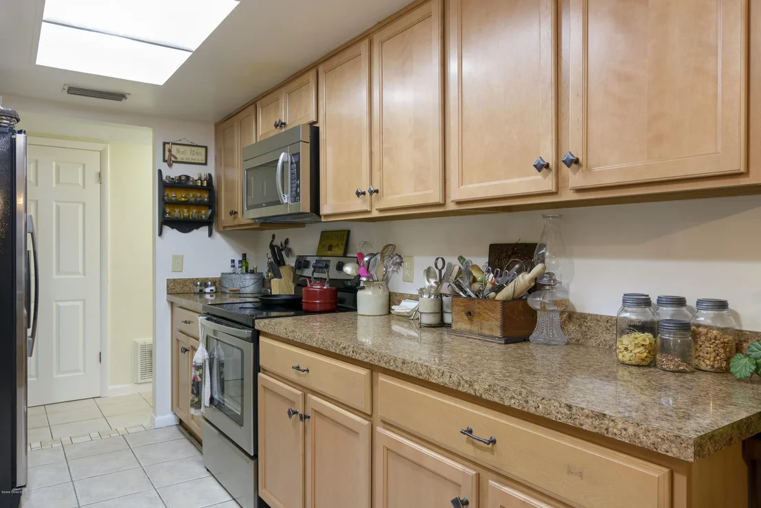 Photo of 570 Teak Drive