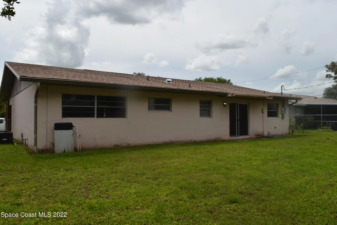 Photo of 771 Cobblestone Lane NE
