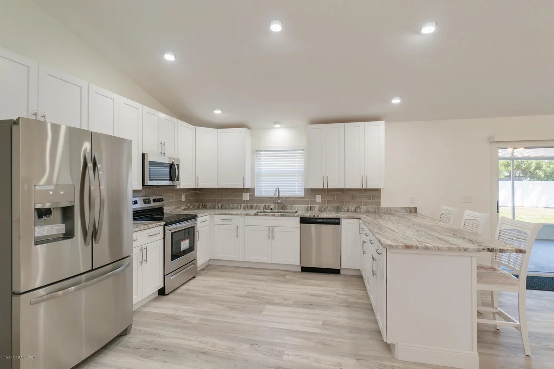 Photo of 7780 Sheridan Road