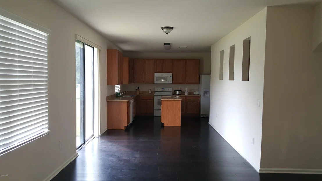 Photo of 384 Dryden Circle