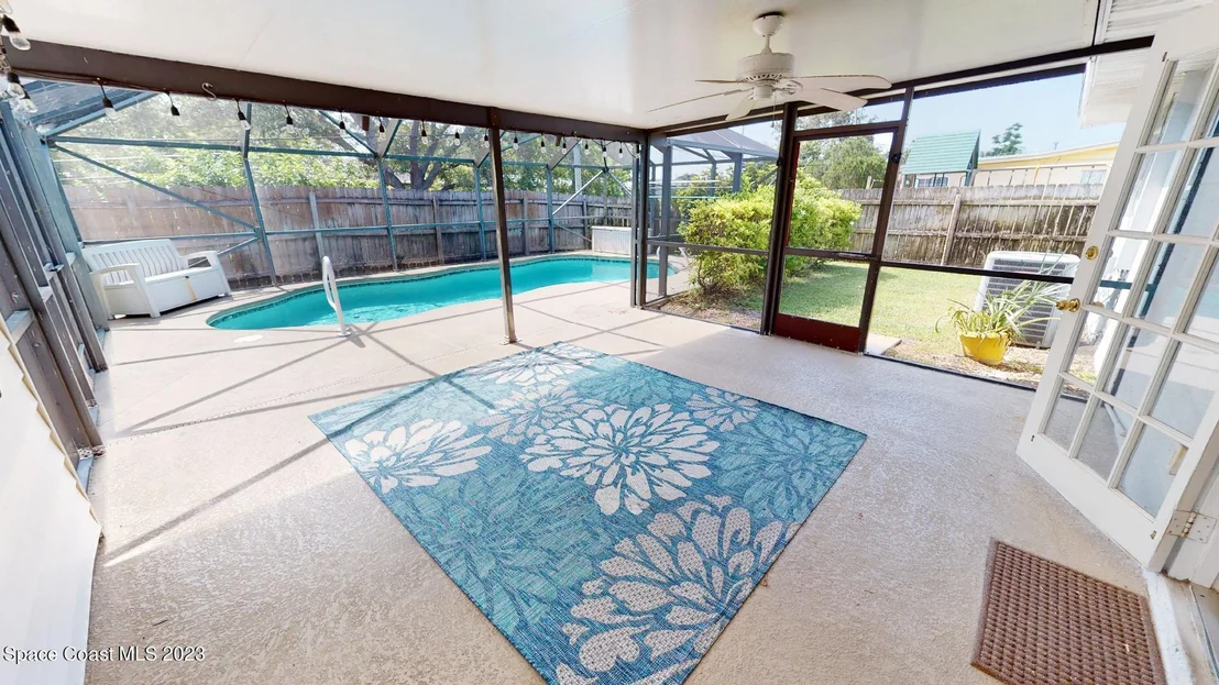 Photo of 1457 Albert Drive