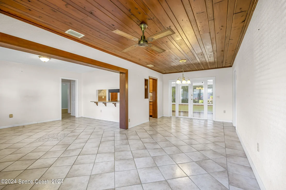 Photo of 319 Howard Lane
