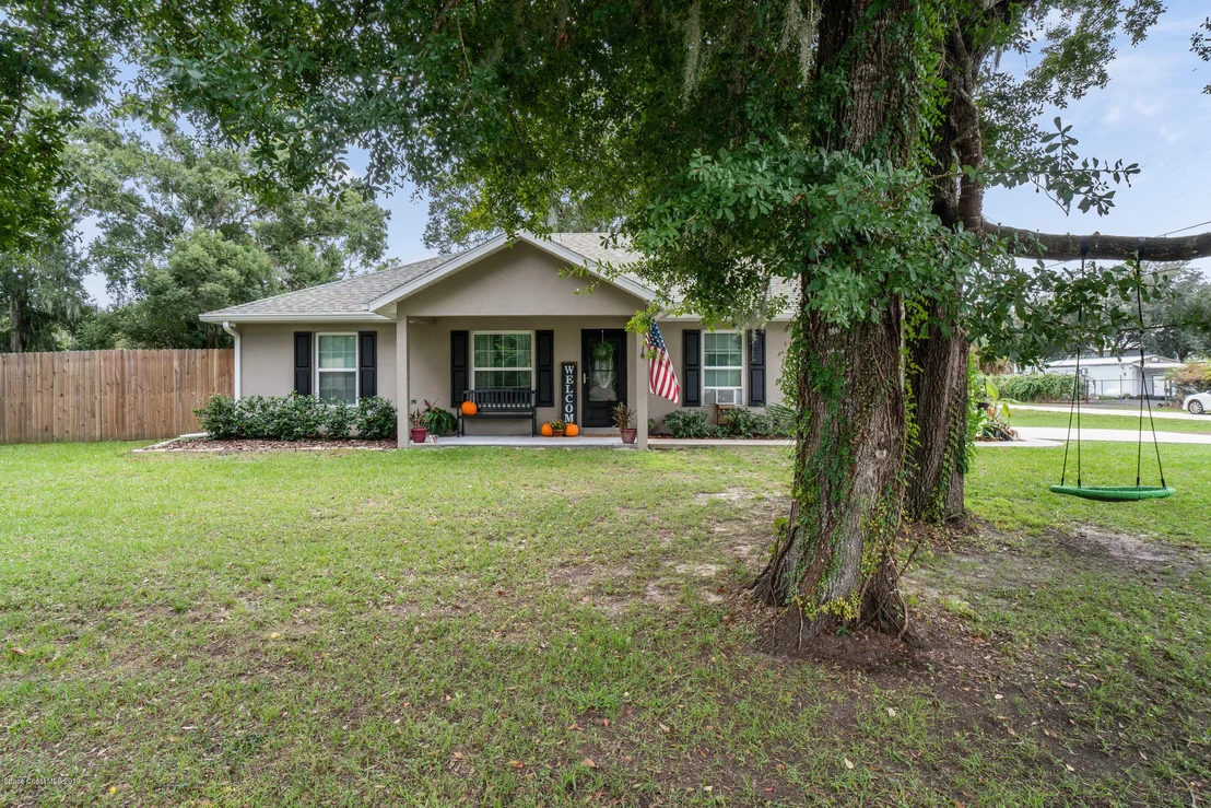 Photo of 5715 Lord Street