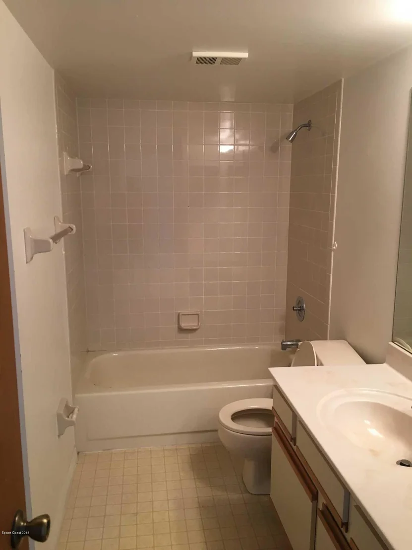 Photo of Unit 203 at 7010 Us-1