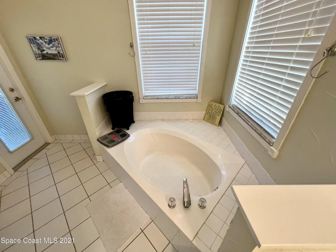 Photo of 1426 Victoria Boulevard
