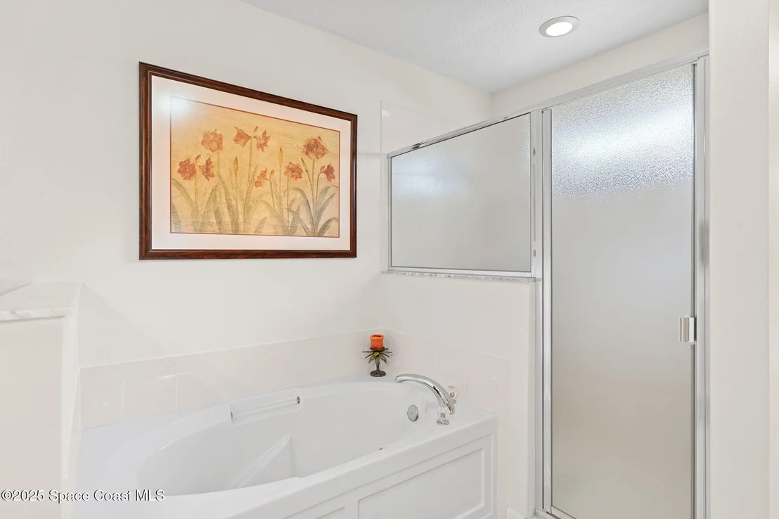 Photo of 833 Tavernier Circle NE