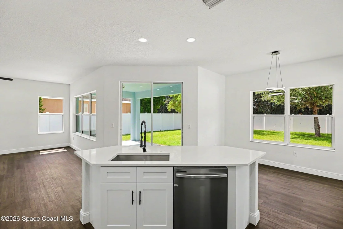 Photo of 2030 Bridgeport Circle