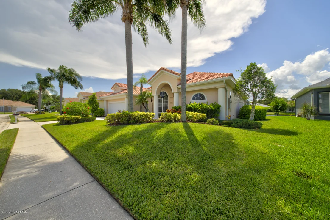 Photo of 1008 Fieldstone Drive