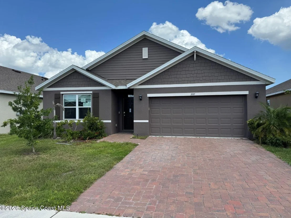 Photo of 3597 E Aberdeen Drive SE
