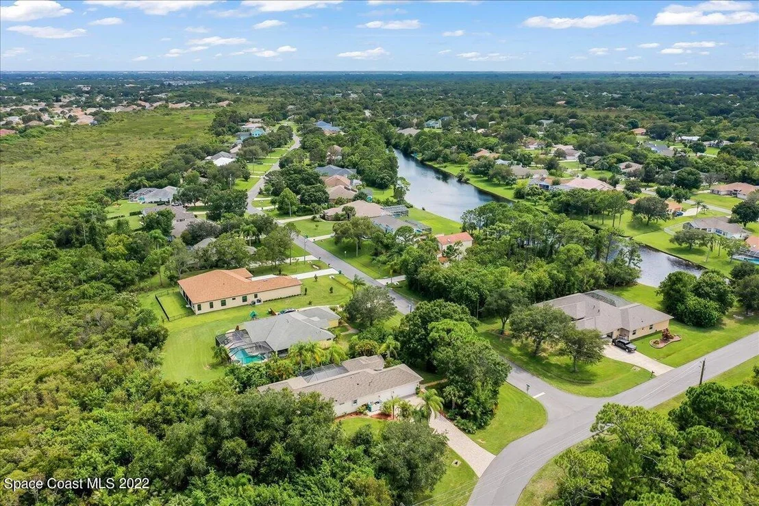 Photo of 4523 Long Lake Road