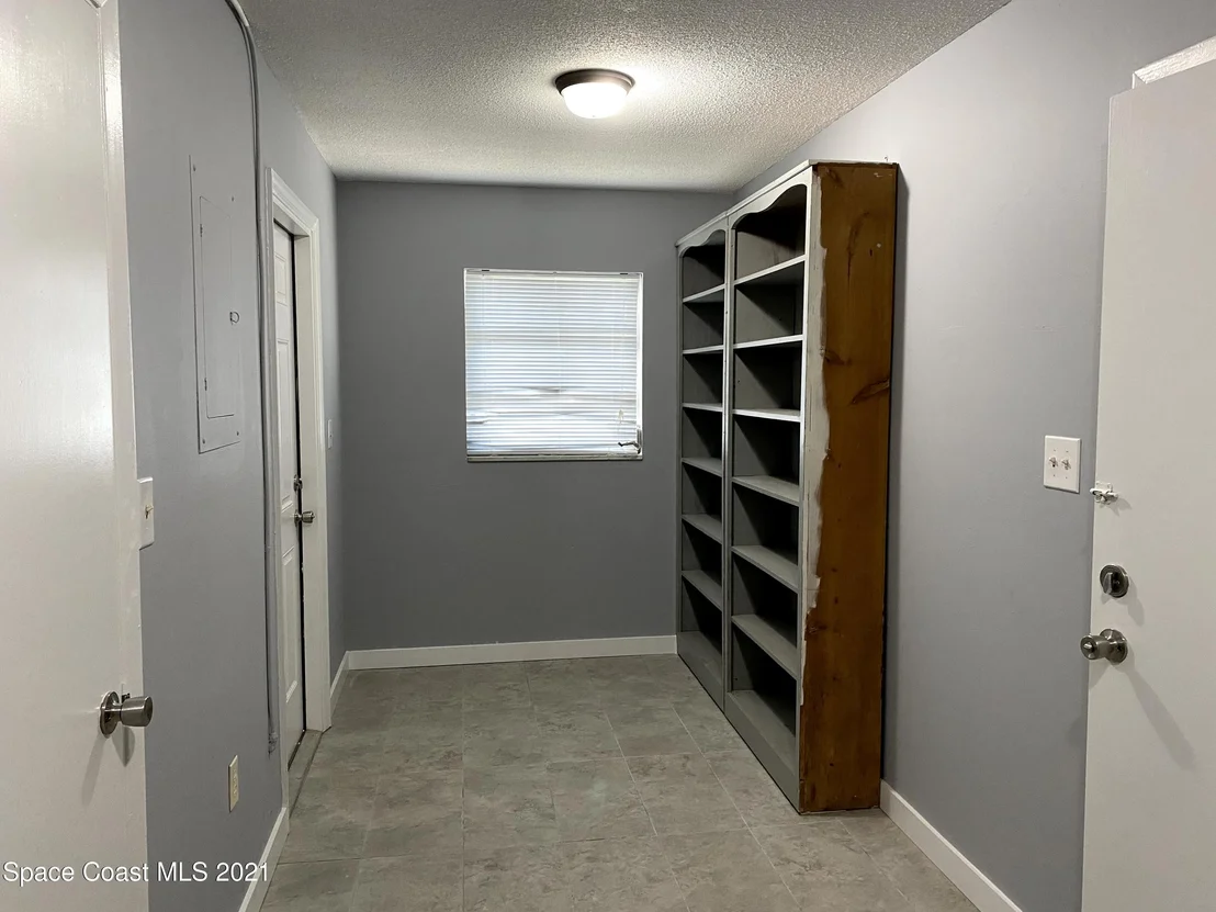 Photo of 1718 Golfview Drive