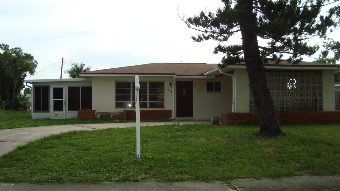 Photo of 854 Angle Street NE