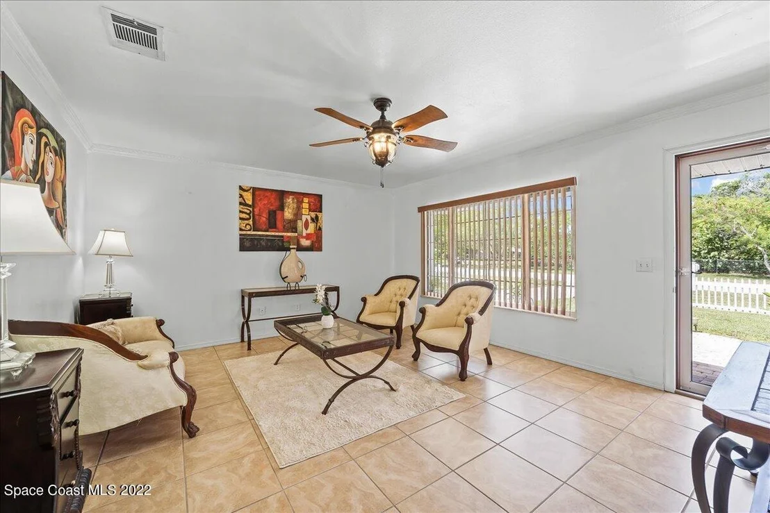 Photo of 1197 Mariposa Drive NE
