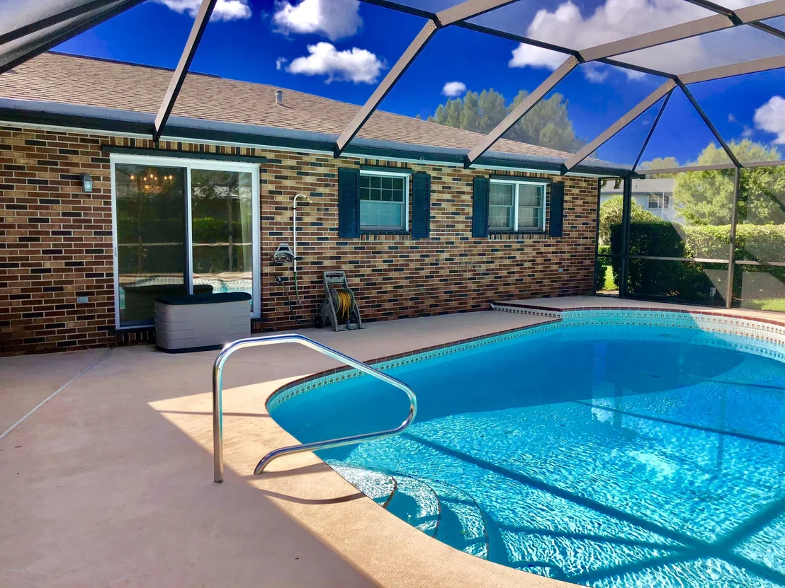 Photo of 1481 Meadowbrook Road NE
