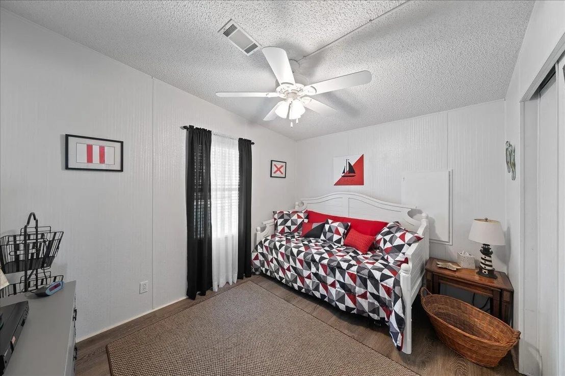 Photo of 7568 Chasta Road
