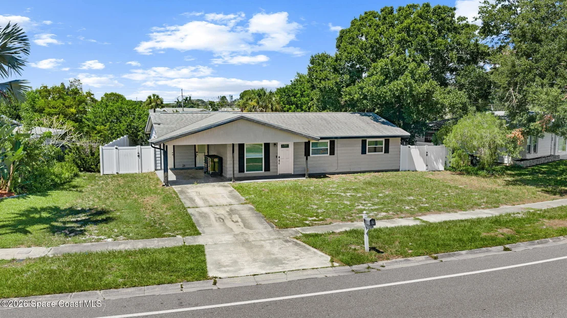 Photo of 790 Bianca Drive NE