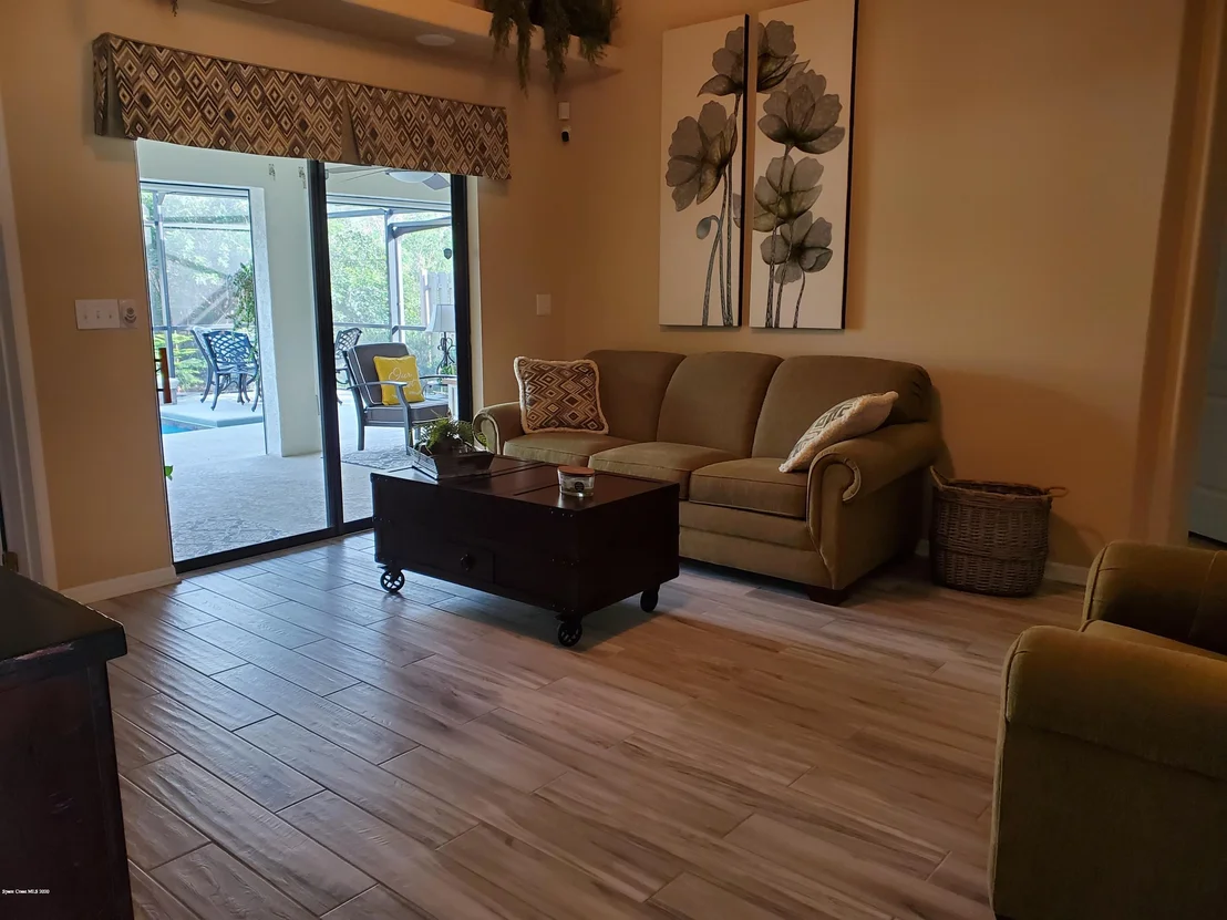 Photo of 1660 James Circle
