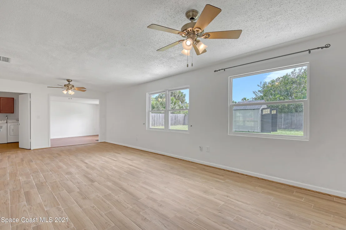 Photo of 1415 Cindy Circle NE