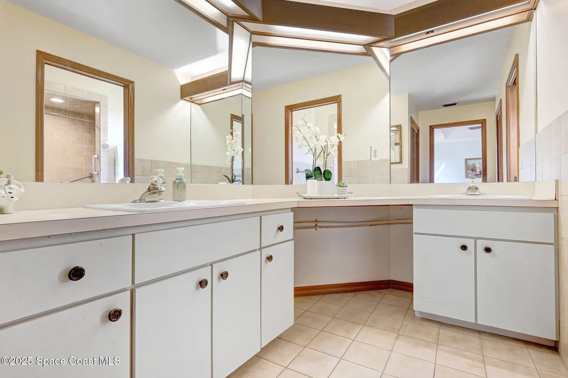 Photo of 2977 Saint Helens Way