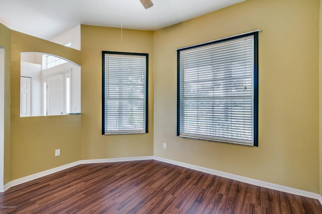 Photo of 899 Lyons Circle NW