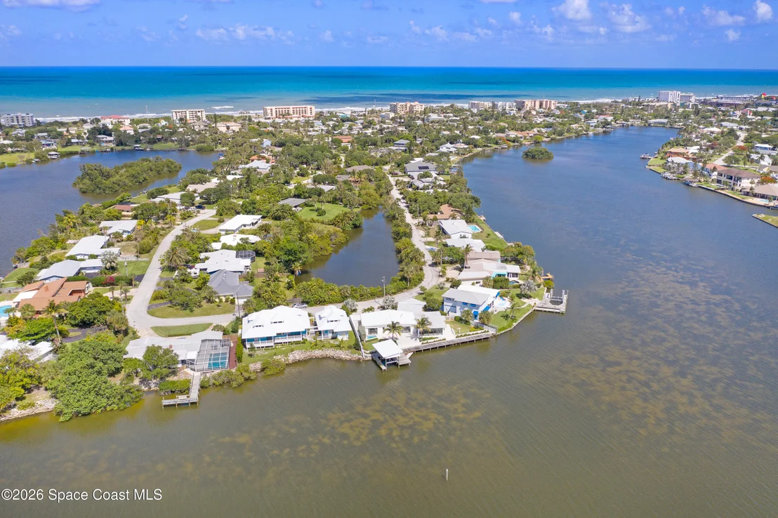 Photo of 93 W Bay Drive