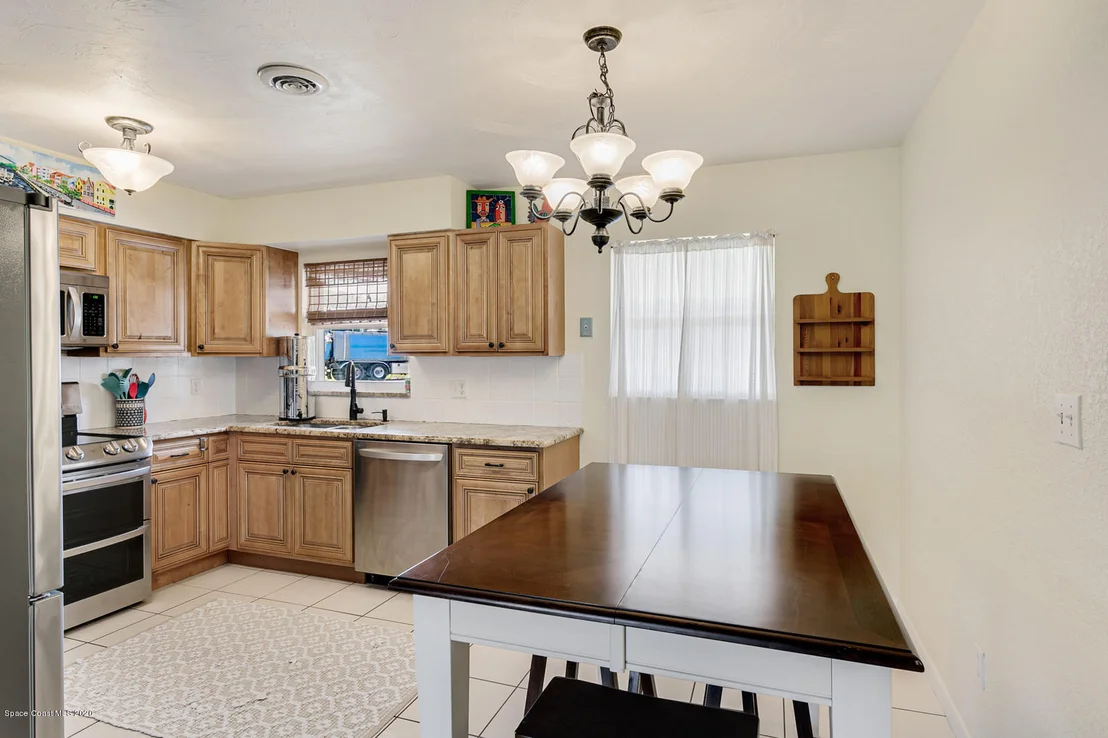 Photo of 1221 Rivermont Drive