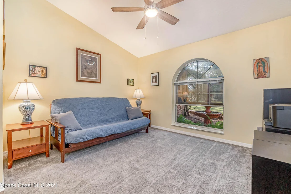 Photo of 2555 Macdonald Lane