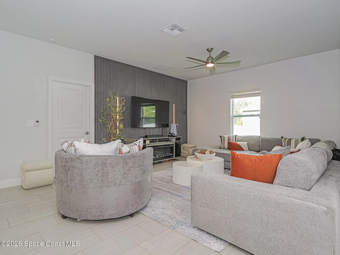Photo of 3010 Eldron Boulevard SE