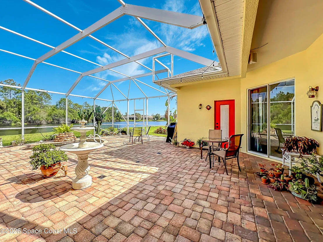 Photo of 1670 Whitman Drive