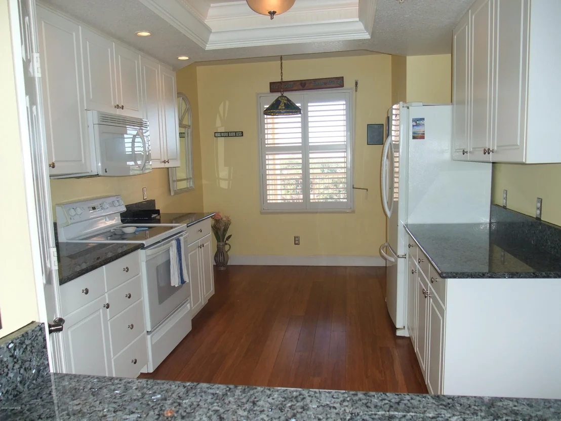 Photo of Unit 702 at 102 Riverside Drive