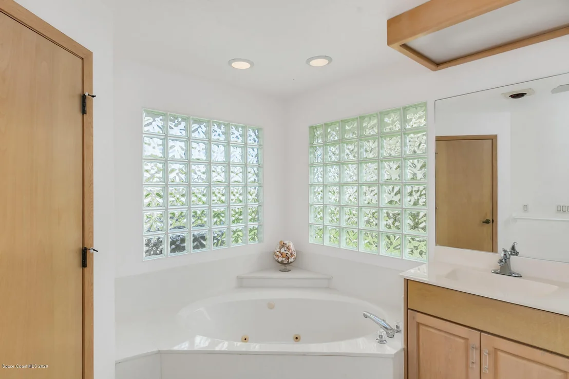 Photo of 582 Sanderling Drive