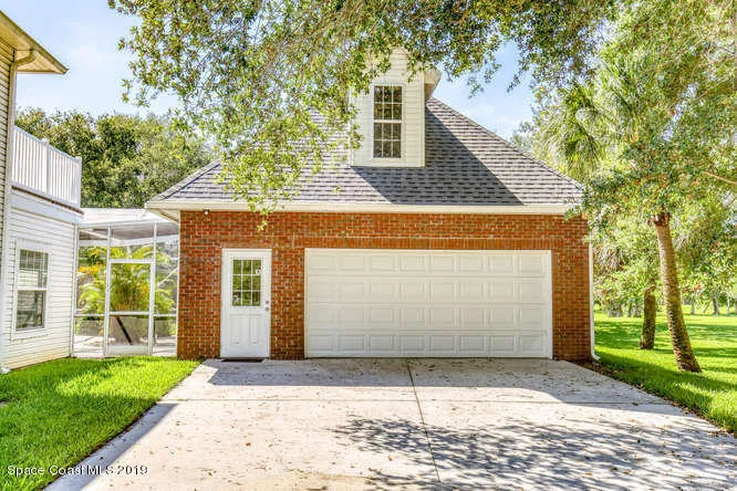 Photo of 2241 Royal Oaks Drive