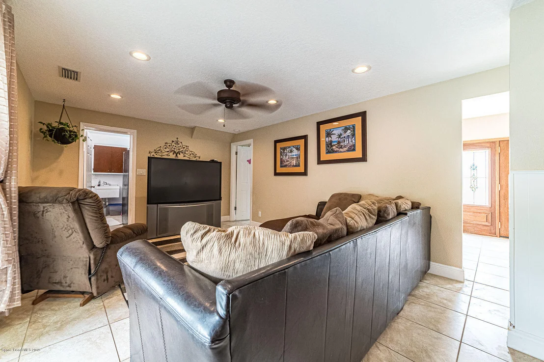 Photo of 601 Edgewood Drive