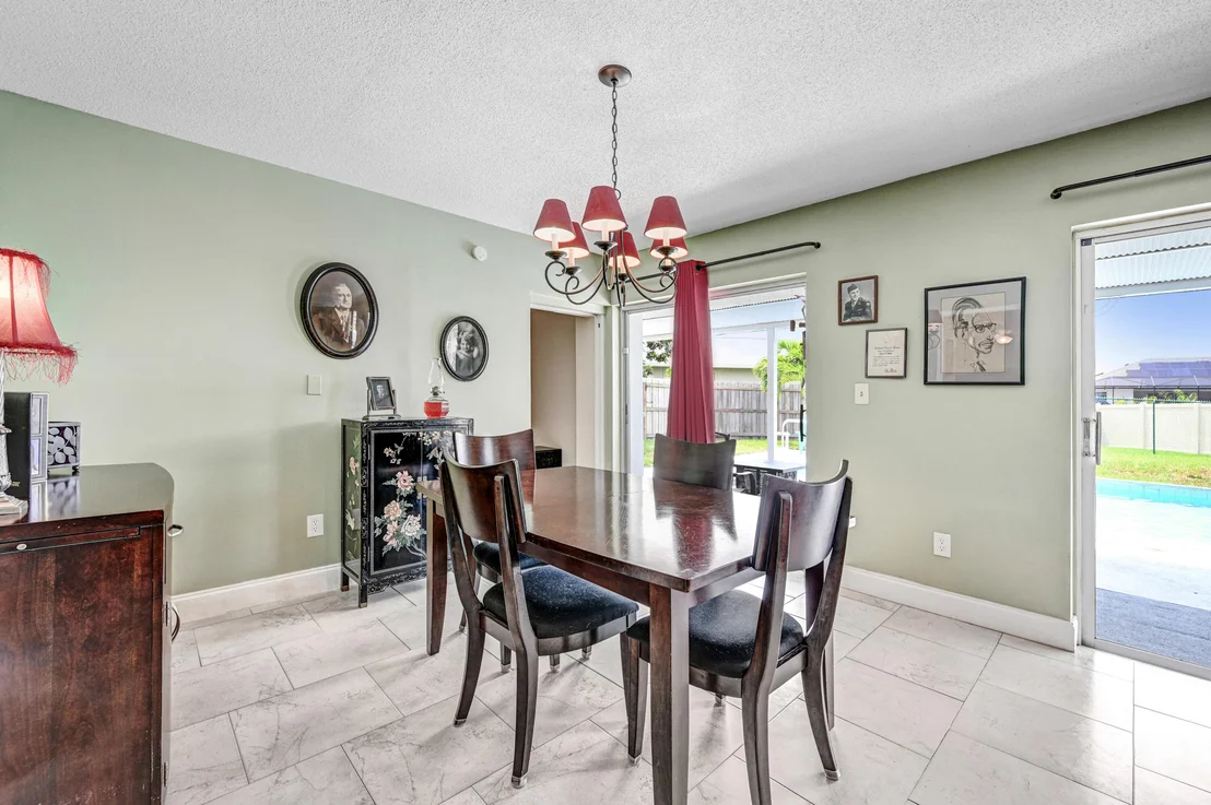 Photo of 798 Montclair Road NE