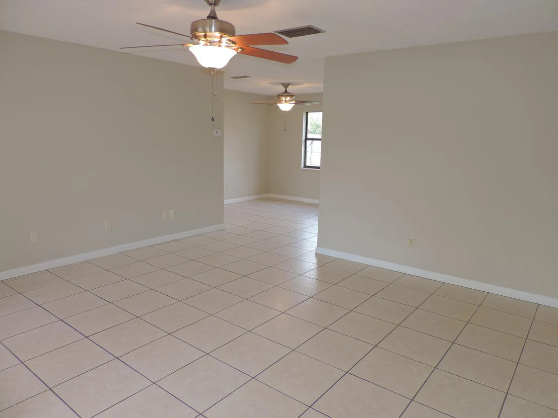 Photo of 930 Grant Road